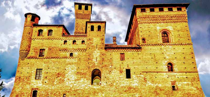 Vista del Castello Grinzane Cavour, facciata